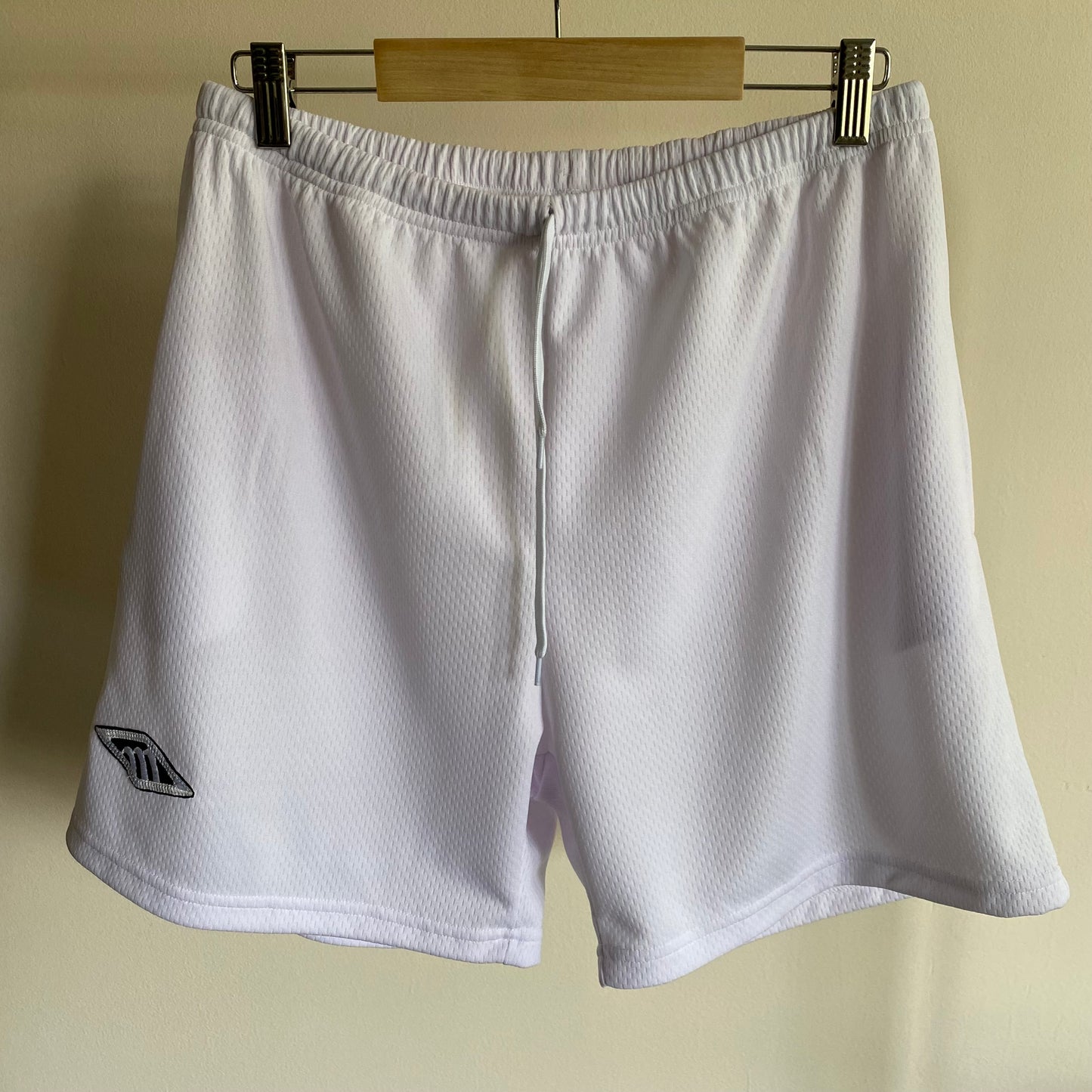 WHITE SHORTS